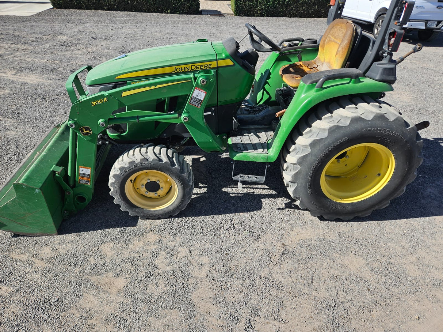 Tractor John deere modelo 3025 año 2019