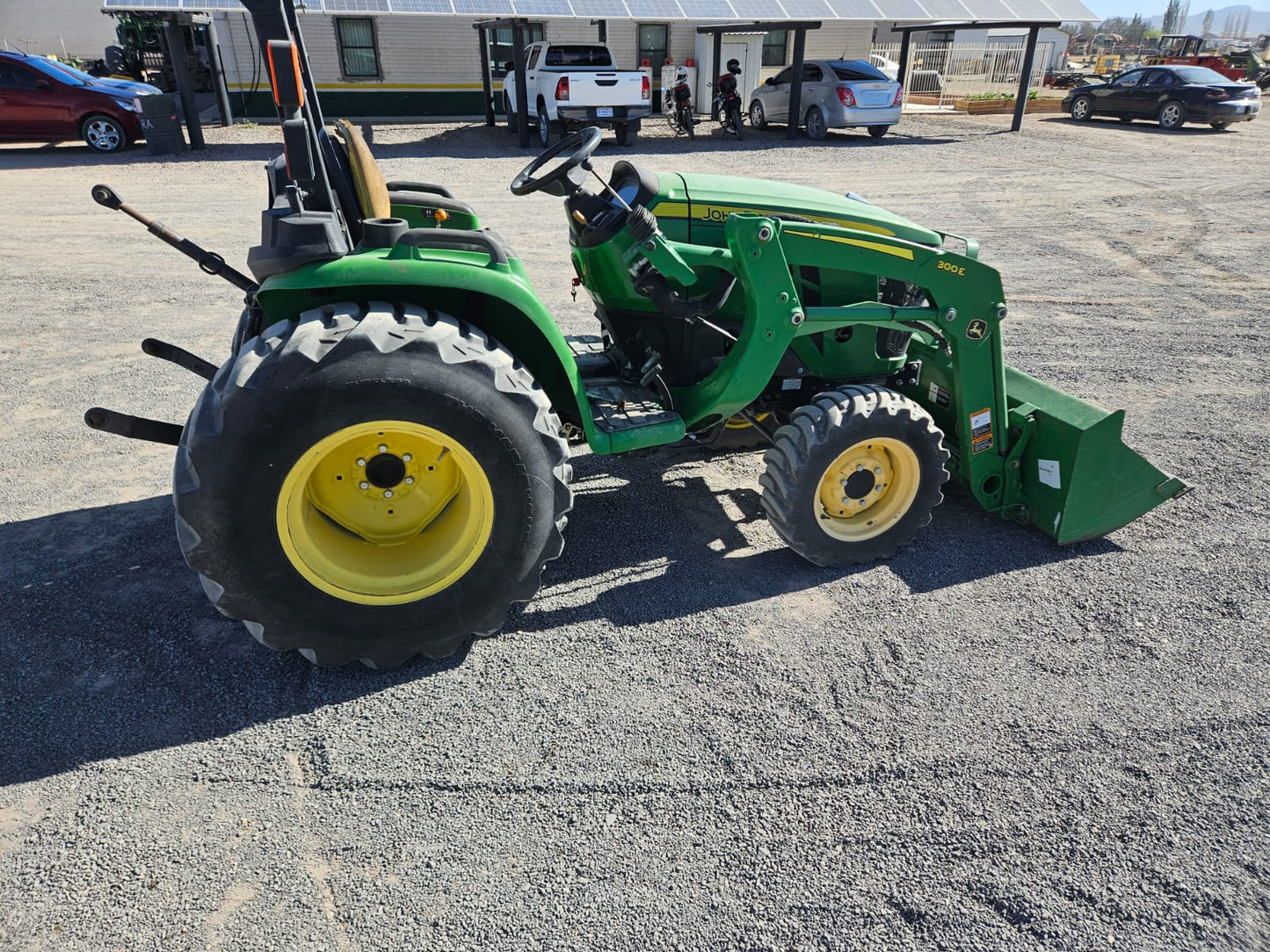 Tractor John deere modelo 3025 año 2019