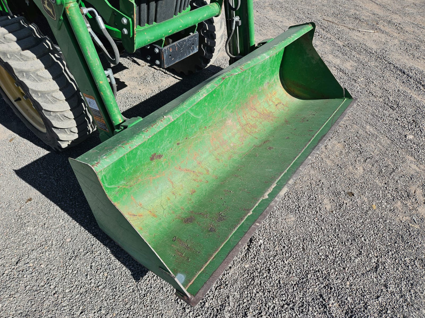 Tractor John deere modelo 3025 año 2019