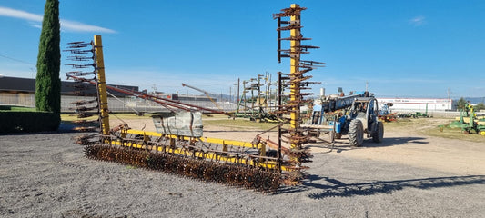 Cultivadora tipo gallina