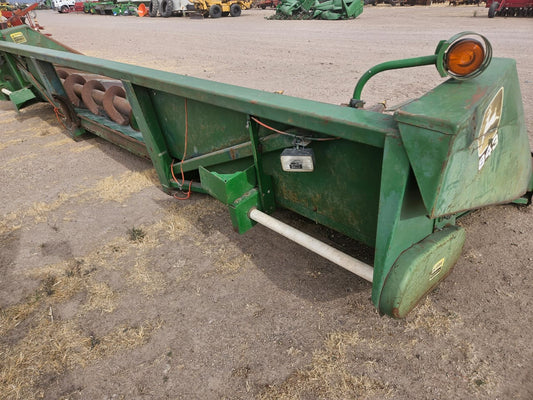 Cabezal para maiz marca john deere modelo 843 de 8 surcos