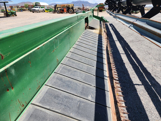 Cabezal de trigo marca john deere 936