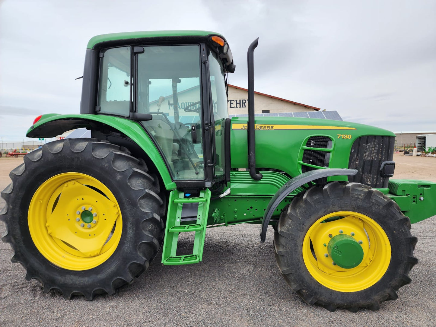 TRACTOR MARCA JOHN DEERE MODELO 7130 4X4