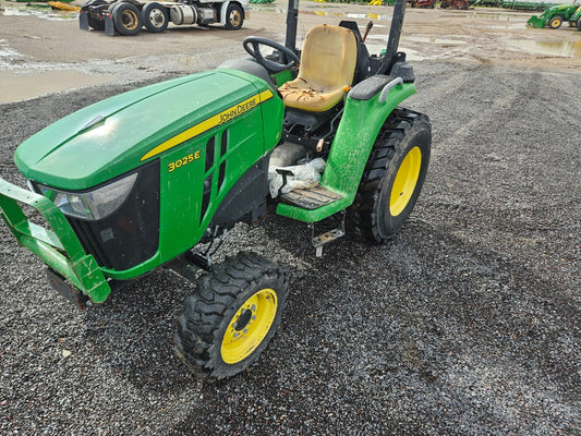 Tractor mara john deere modelo 3025E