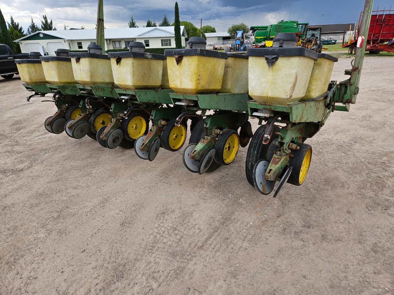 Sembradora marca john deere modelo 7000