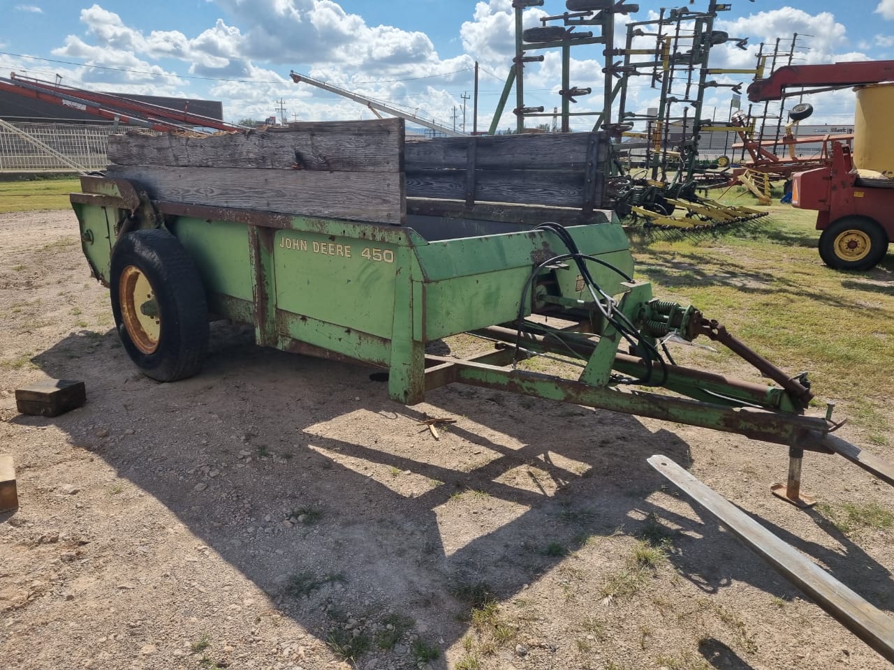 Remolque estiercolero marca john deere