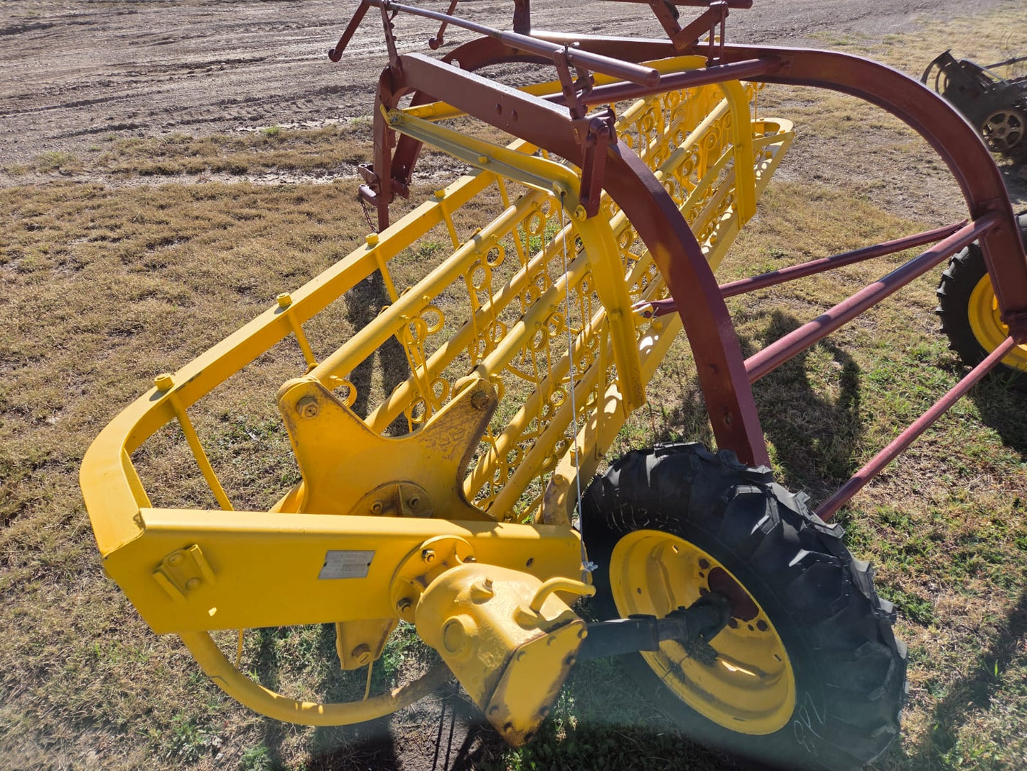 Rastrillo marca new holland