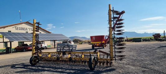 Cultivadora tipo gallina