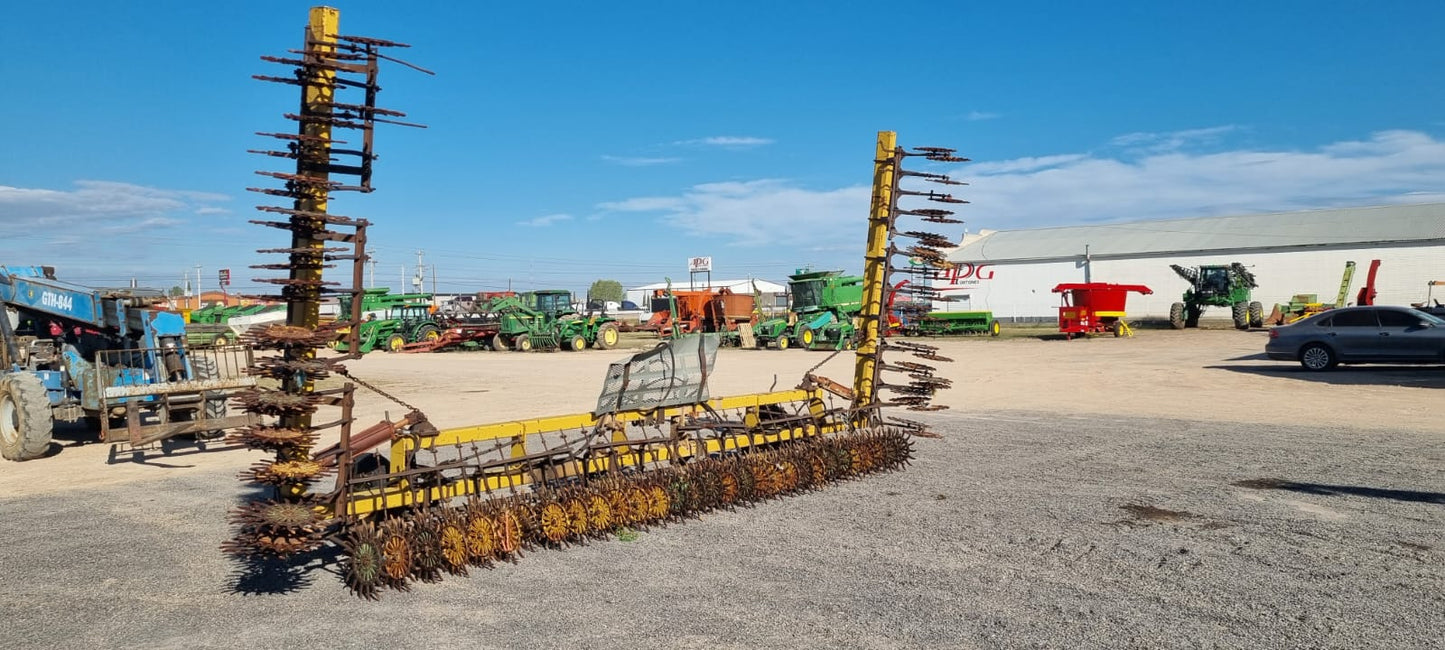 Cultivadora tipo gallina