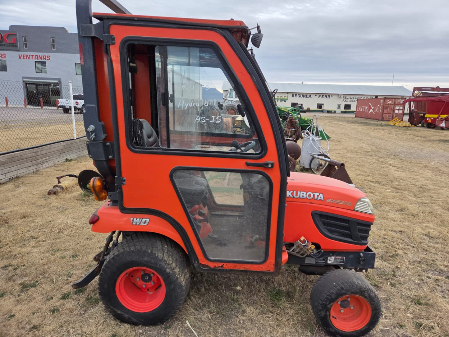 Tractor agricola marca Cubota modelo BX2370