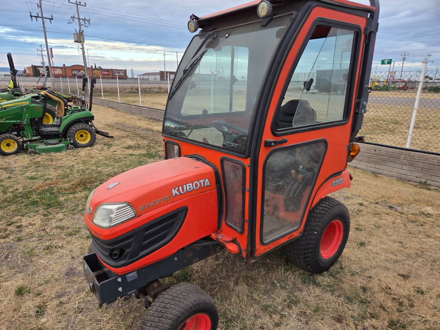 Tractor agricola marca Cubota modelo BX2370
