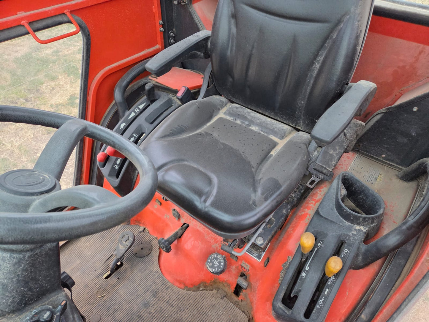Tractor agricola marca Cubota modelo BX2370