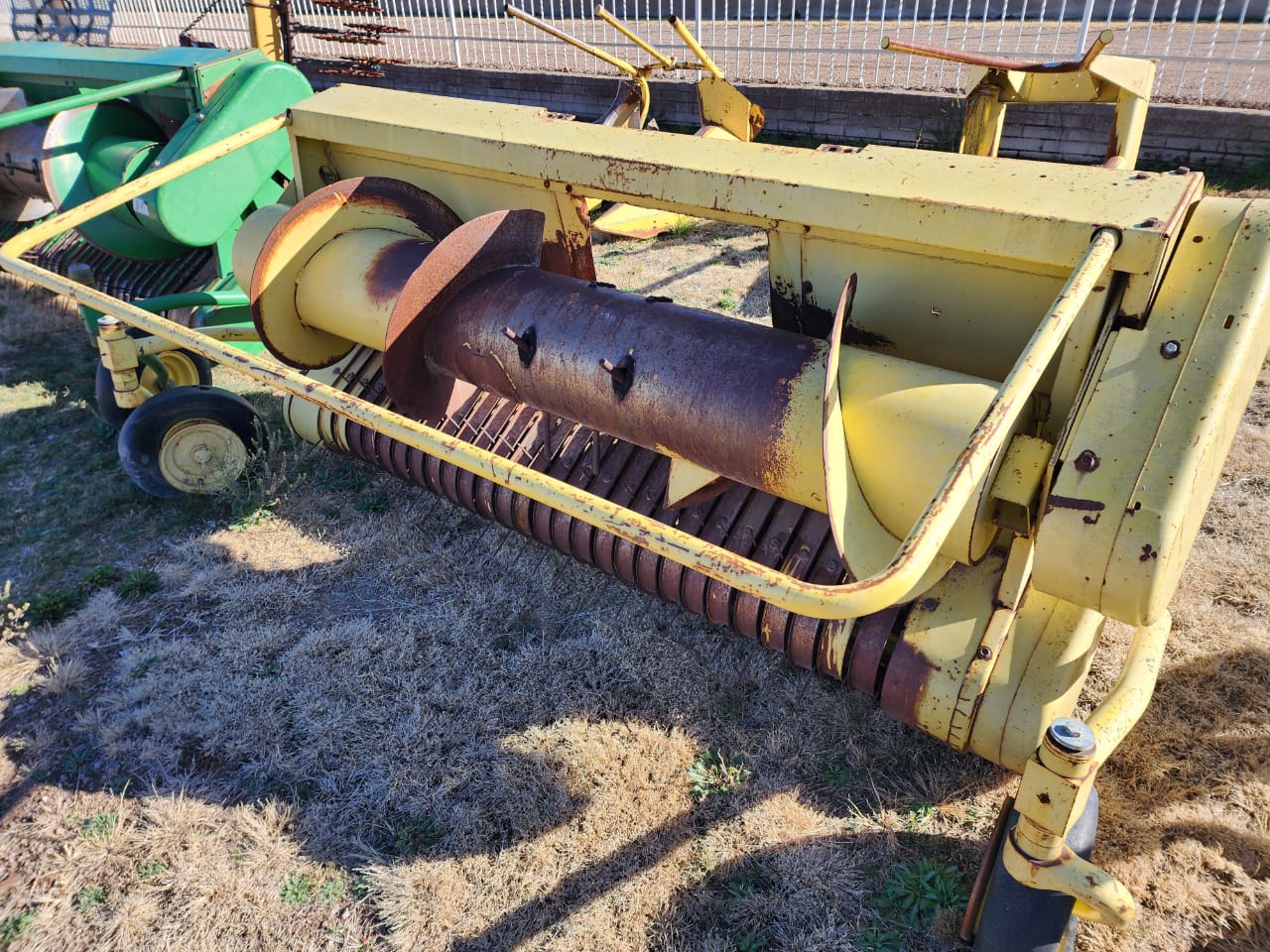 CABEZAL PICK UP MARCA JOHN DEERE PARA ENCILADORA