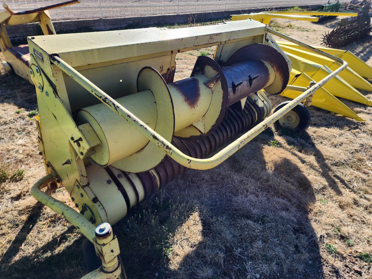 CABEZAL PICK UP MARCA JOHN DEERE PARA ENCILADORA