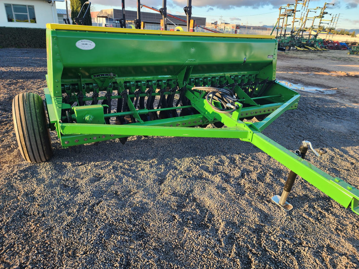 SEMBRADORA DE AVENA MARCA JOHN DEERE MODELO 9350