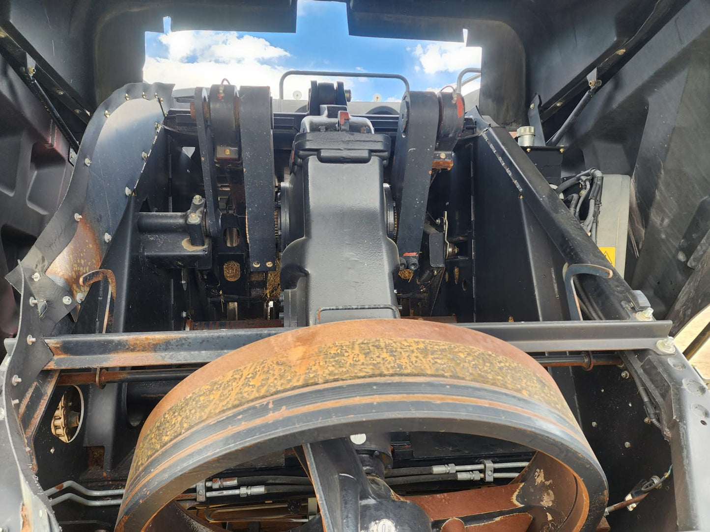 Empacadora  New Holland modelo 340s año 2015