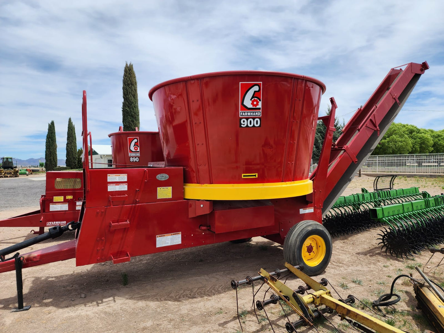 Molino marca farm hand modelo 900