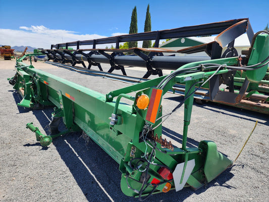 Cabezal de trigo marca john deere 936