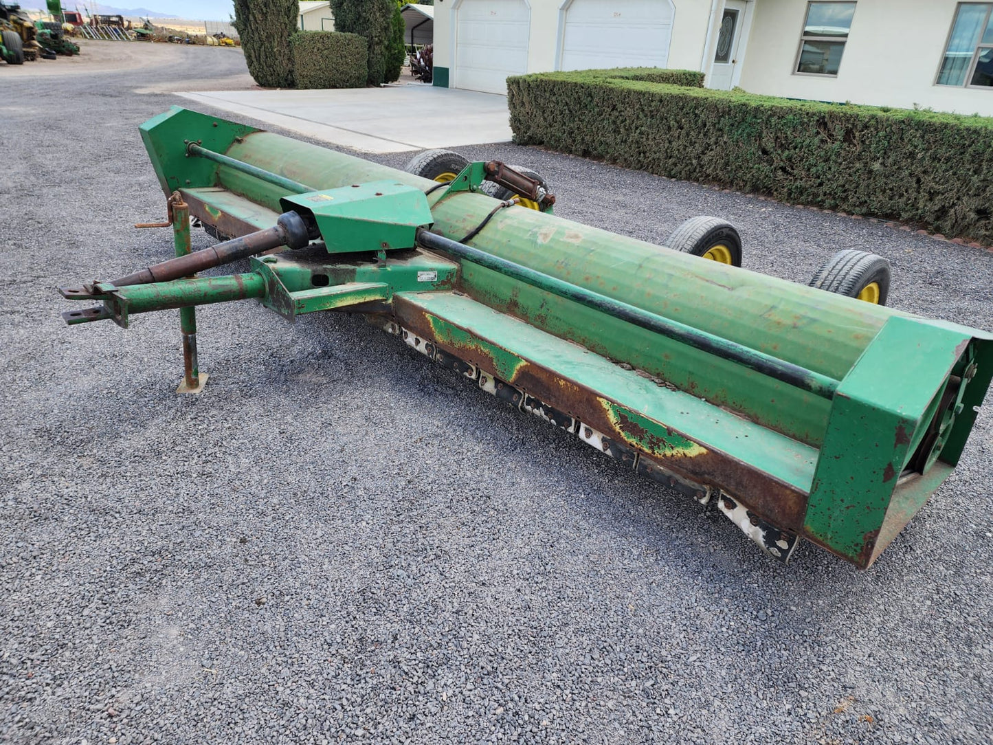 Desvaradora de martillo marca john deere modelo 27