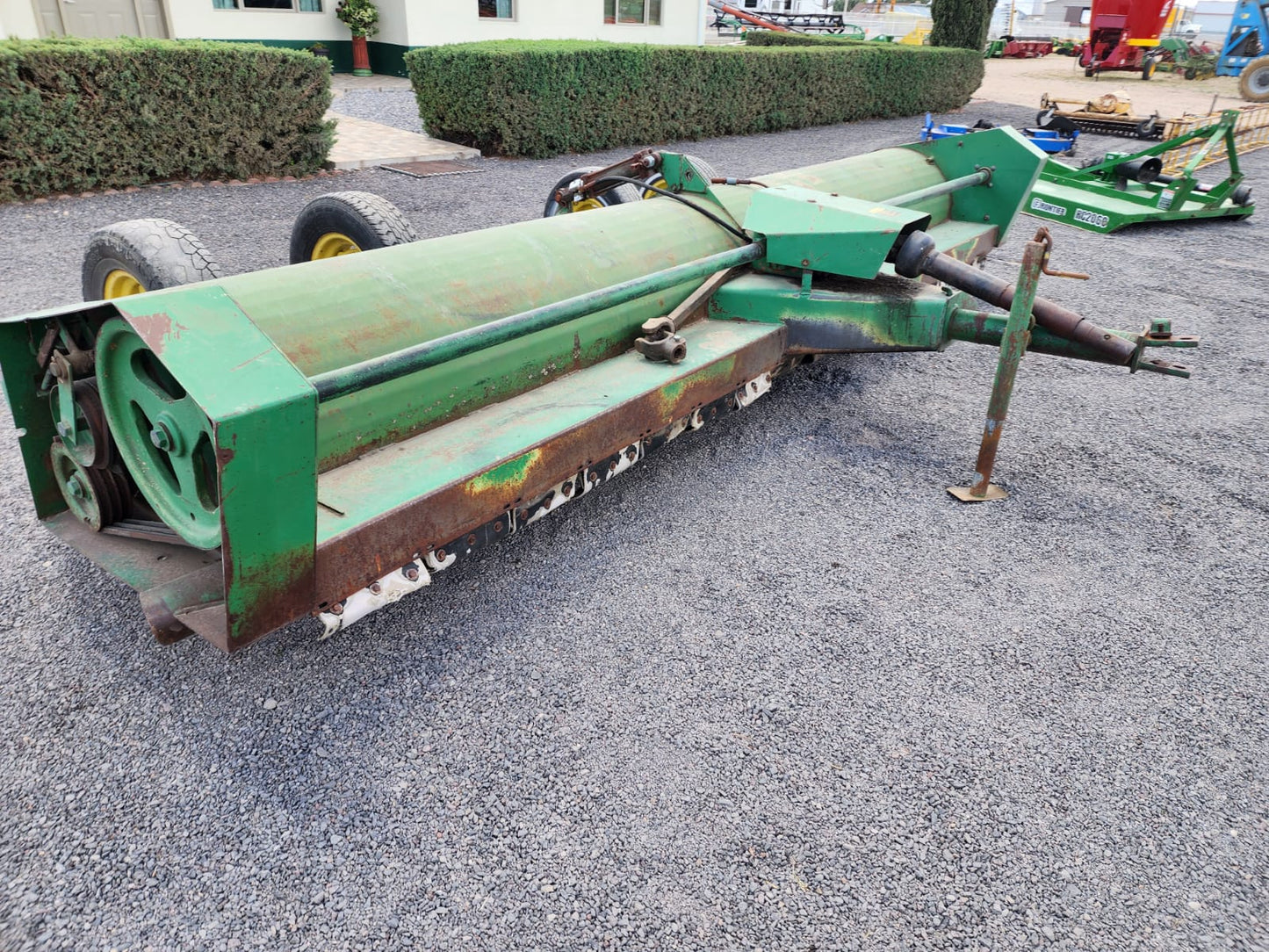 Desvaradora de martillo marca john deere modelo 27