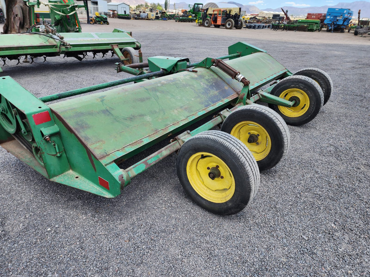 Desvaradora de martillo marca john deere modelo 27