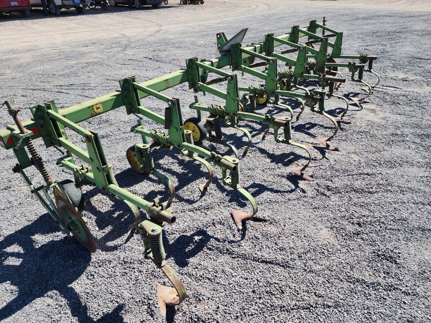 Cultivadora de 6 surcos marca john deere