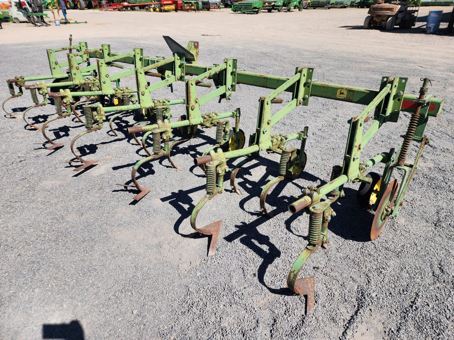 Cultivadora de 6 surcos marca john deere