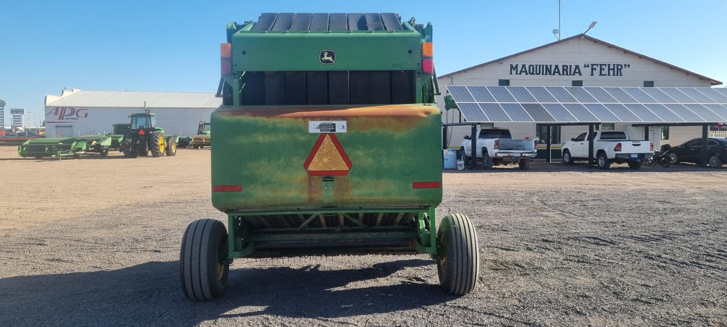 EMPACADORA DE ROLLO MARCA JOHN DEERE MODELO 567