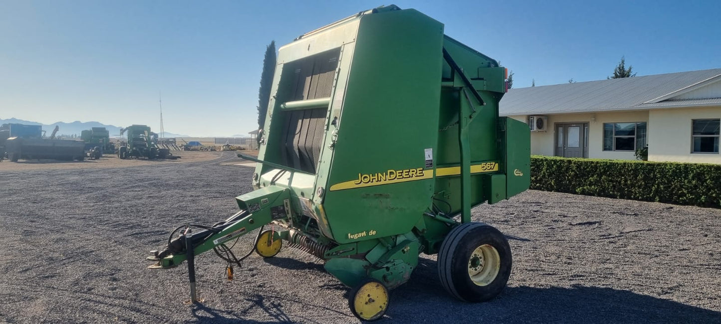 EMPACADORA DE ROLLO MARCA JOHN DEERE MODELO 567