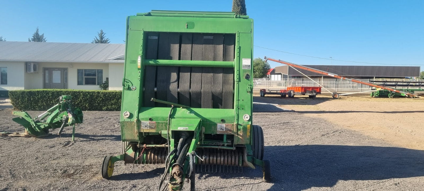 EMPACADORA DE ROLLO MARCA JOHN DEERE MODELO 567