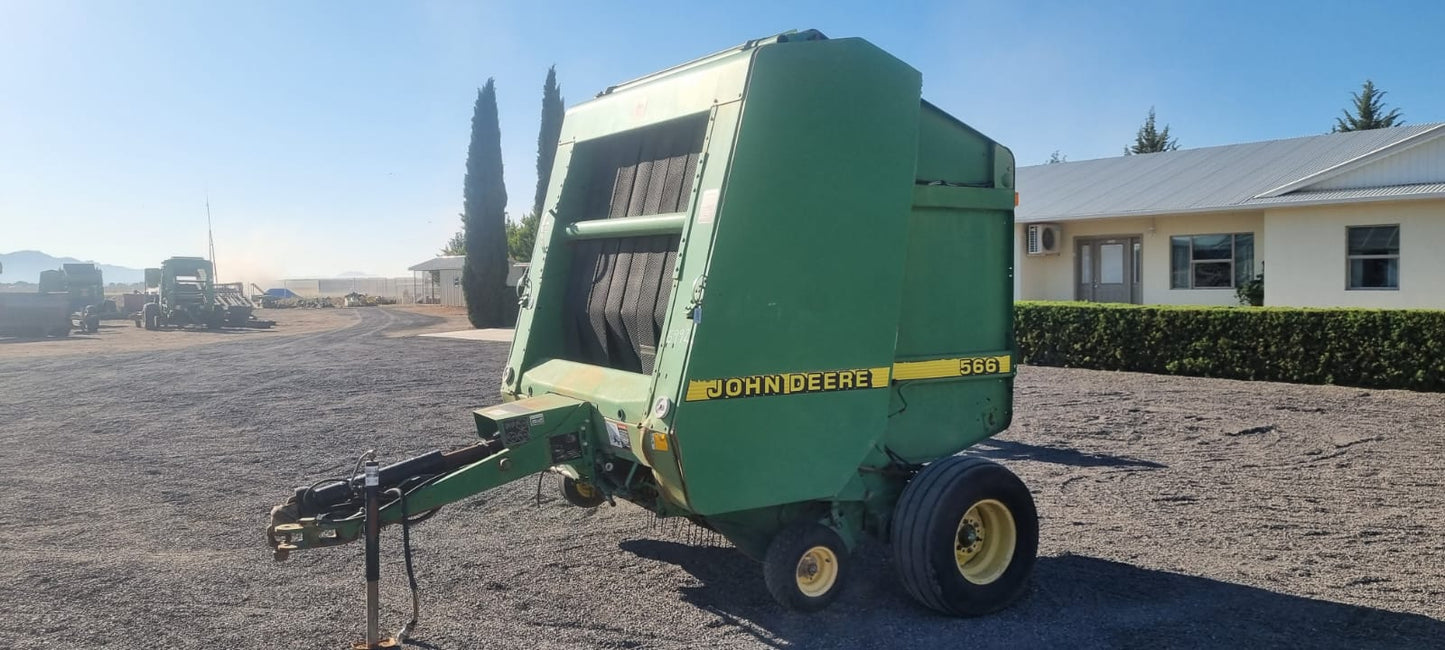 EMPACADORA DE ROLLO MARCA JOHN DEERE MODELO 567