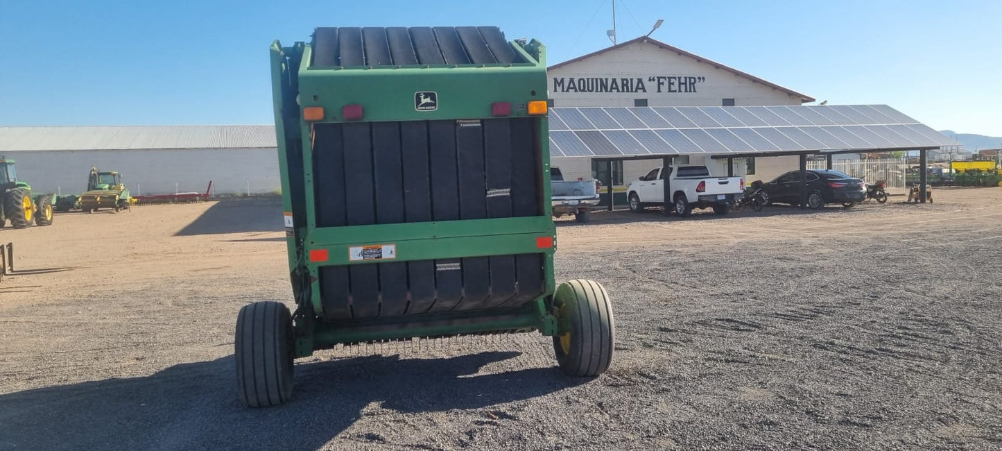 EMPACADORA DE ROLLO MARCA JOHN DEERE MODELO 567