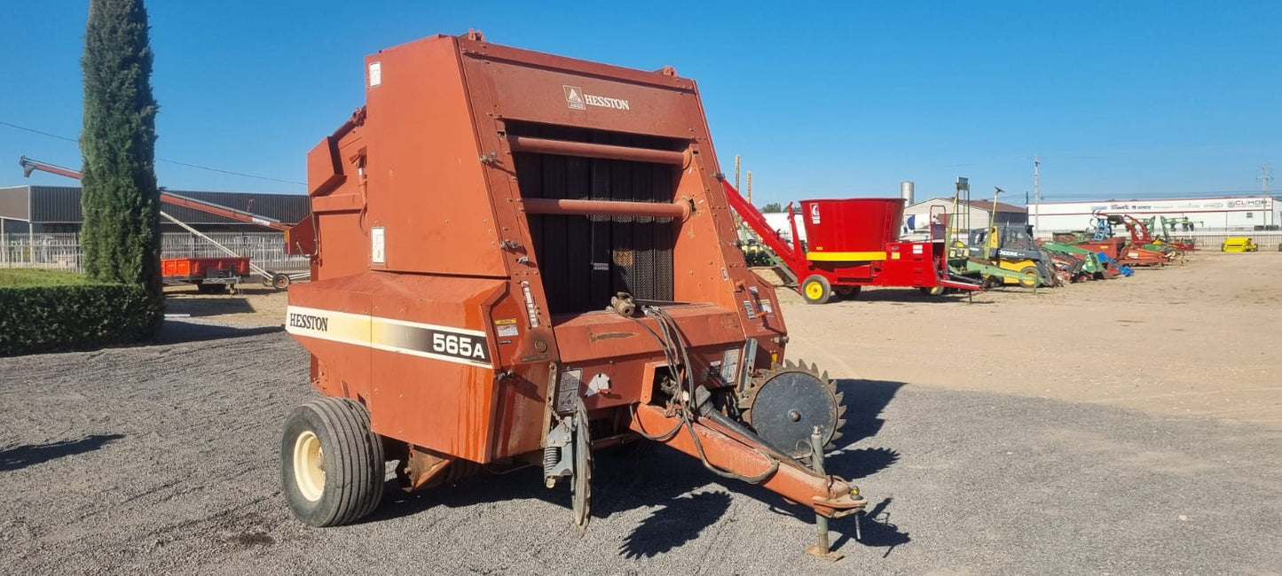 EMPACADORA DE ROLLO MARCA HESTON MODELO 565