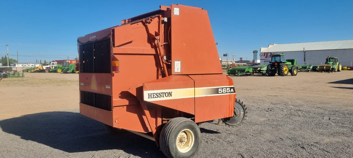 EMPACADORA DE ROLLO MARCA HESTON MODELO 565
