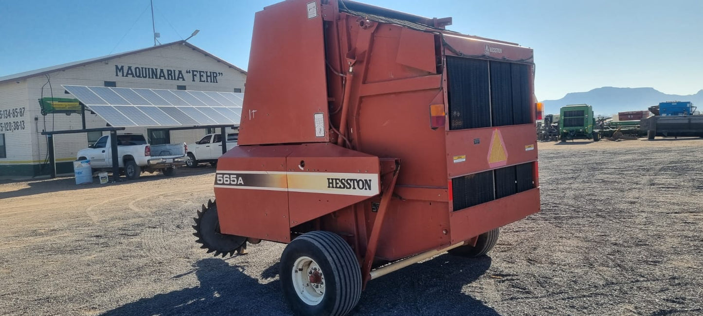 EMPACADORA DE ROLLO MARCA HESTON MODELO 565
