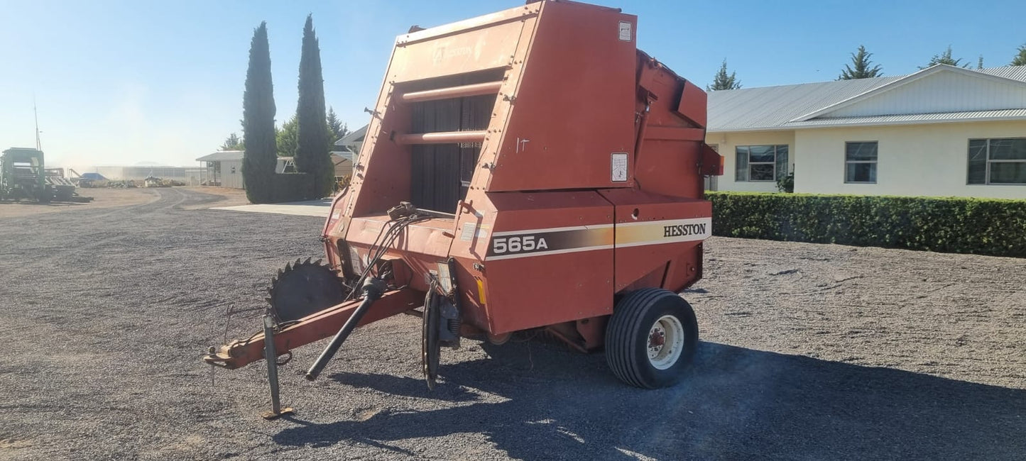 EMPACADORA DE ROLLO MARCA HESTON MODELO 565