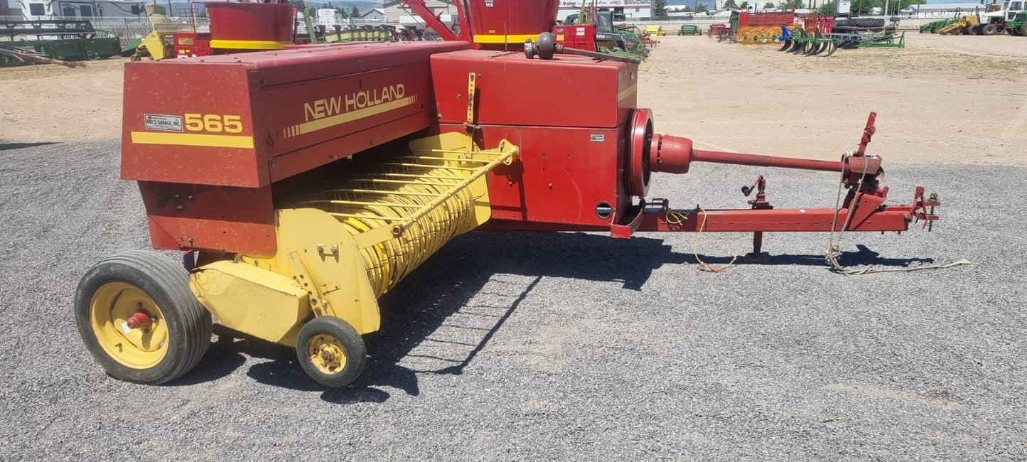 EMPACADORA MARCA NEW HOLLAND MODELO 565