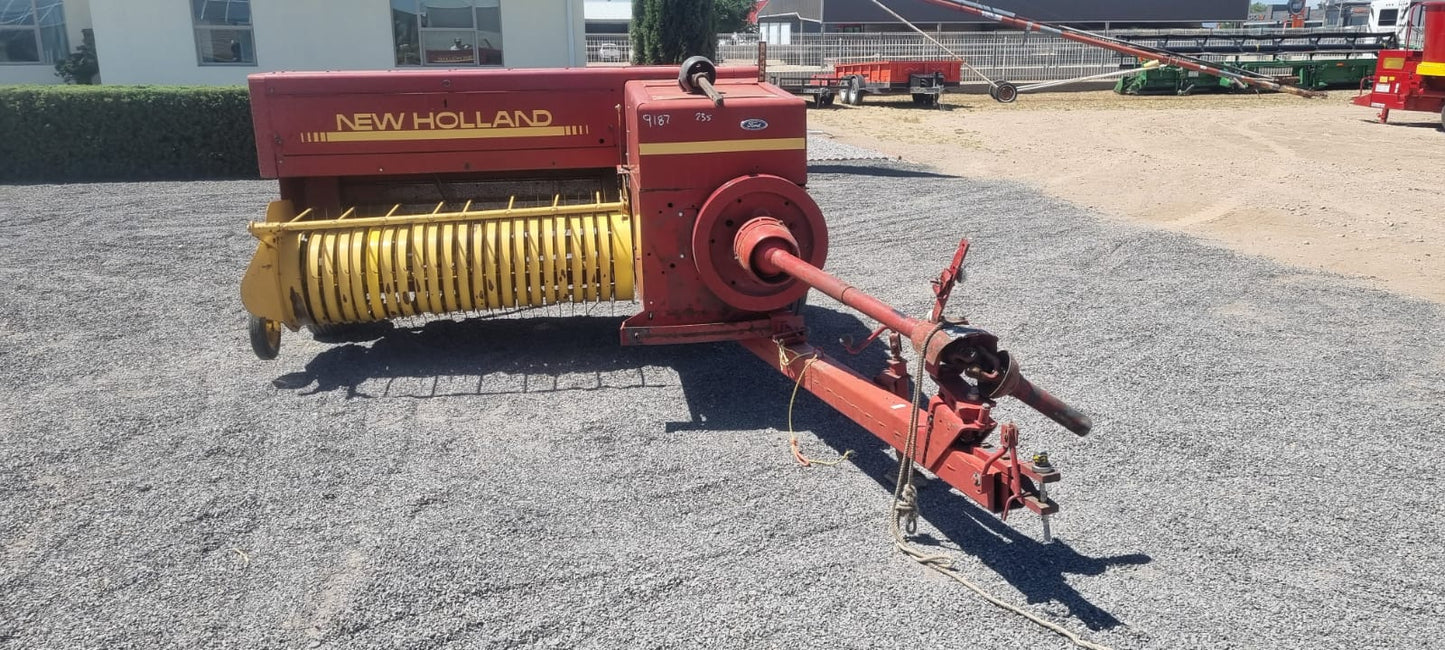 EMPACADORA MARCA NEW HOLLAND MODELO 565