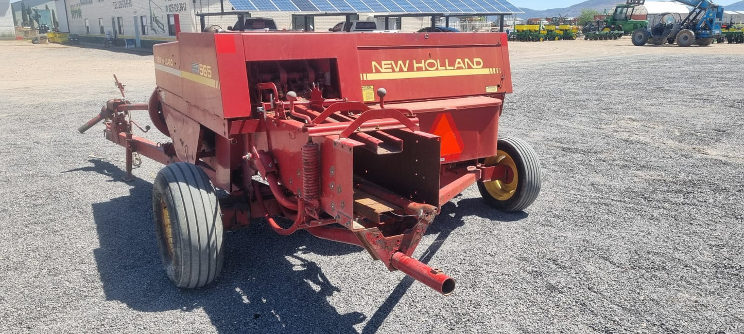 EMPACADORA MARCA NEW HOLLAND MODELO 565