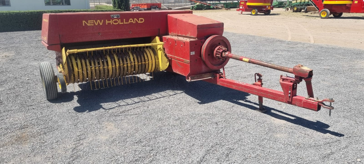 EMPACADORA MARCA NEW HOLLAND MODELO 565