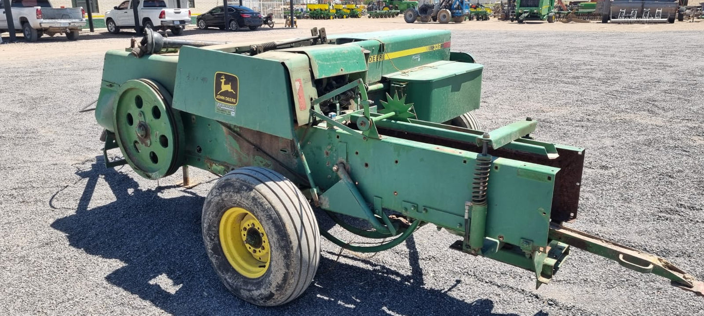 EMPACADORA MARCA JOHN DEERE MODELO 338