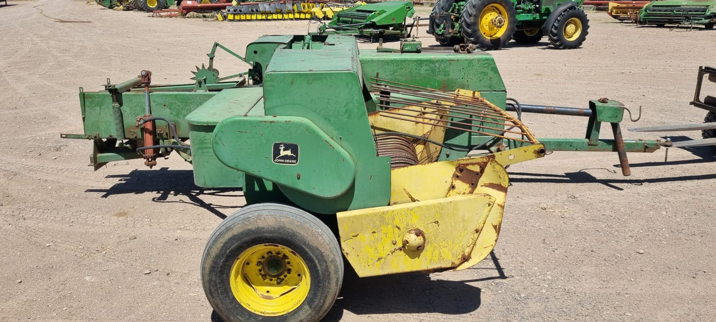 EMPACADORA MARCA JOHN DEERE MODELO 338
