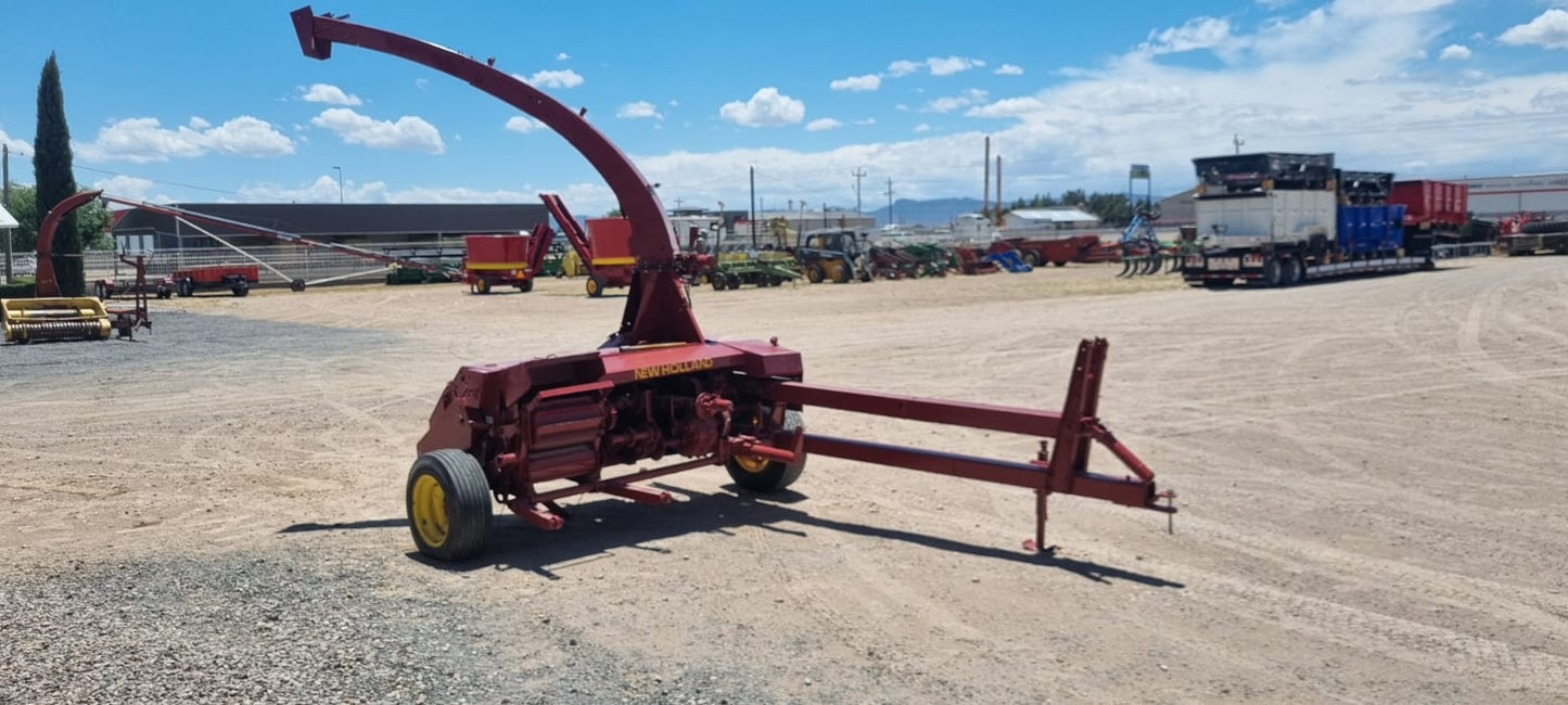 ENCILADORA NEW HOLLAND MODELO 792
