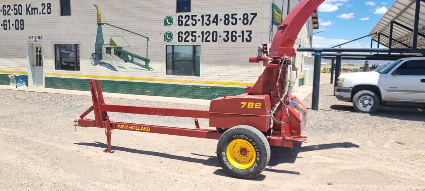 ENCILADORA NEW HOLLAND MODELO 792