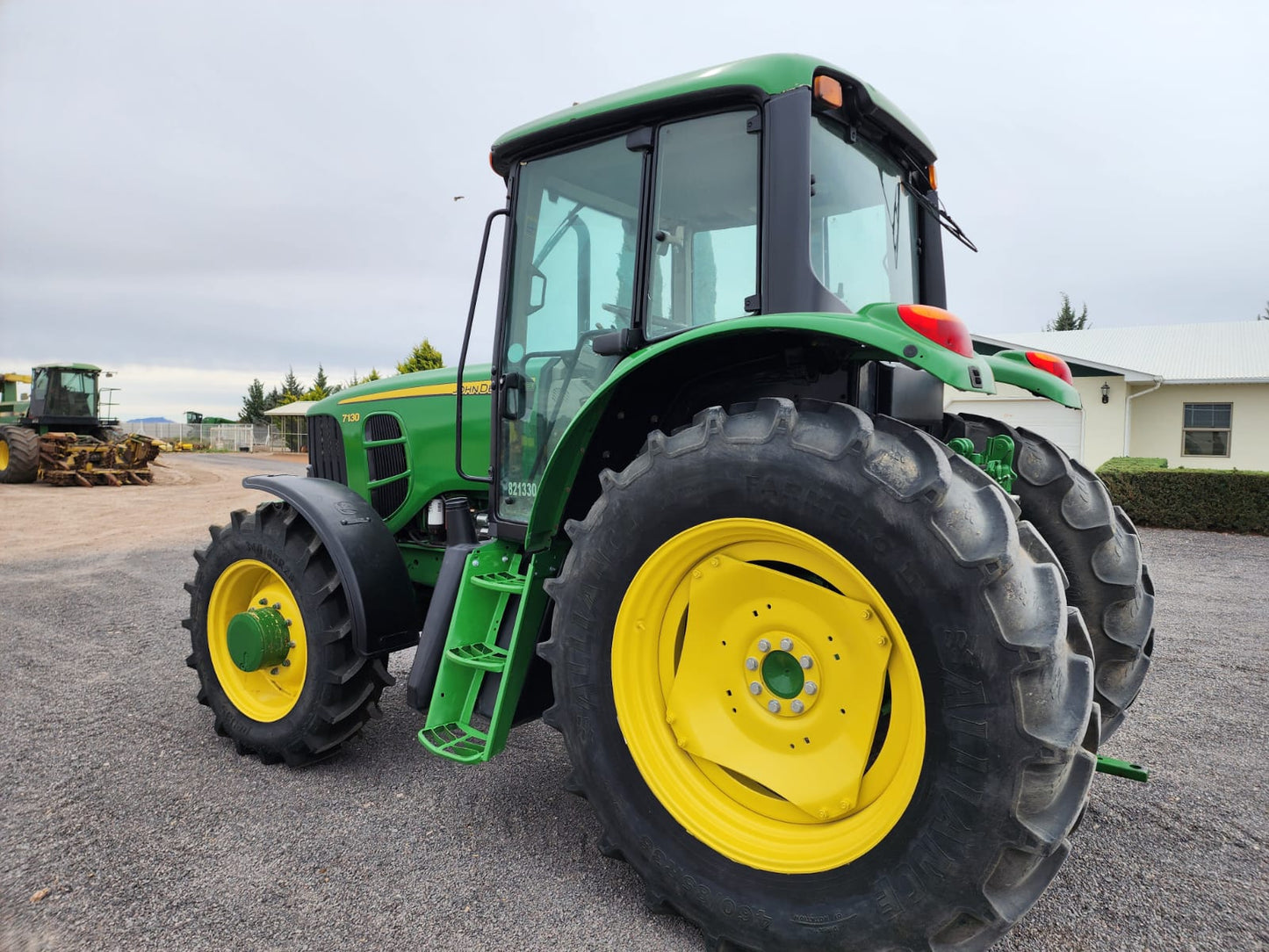 TRACTOR MARCA JOHN DEERE MODELO 7130 4X4