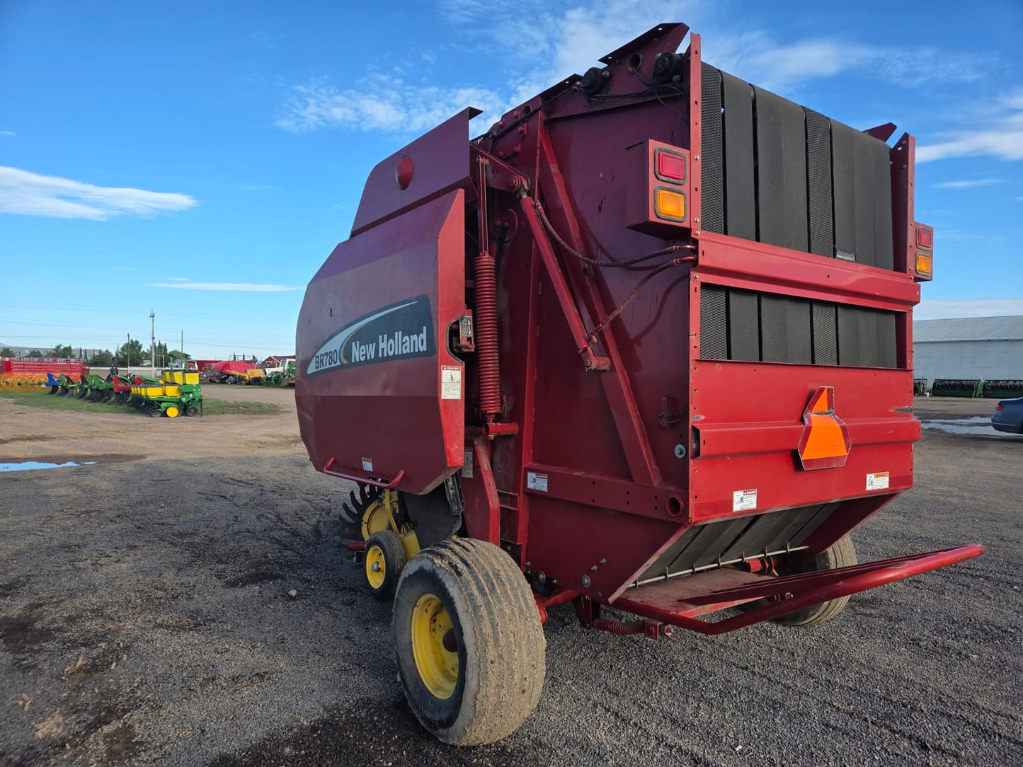 EMPACADORA DE ROLLOS MARCA NEW HOLLAND MODLEO BR780 AÑO 2002