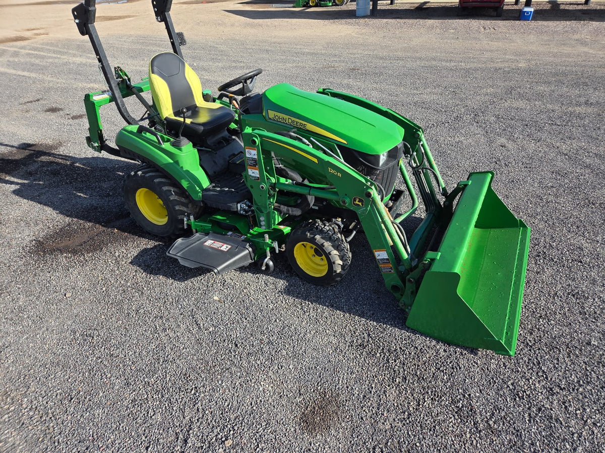 TRACTOR MARCA JOHN DEERE MODELO 1023E CON PALA FORNTAL