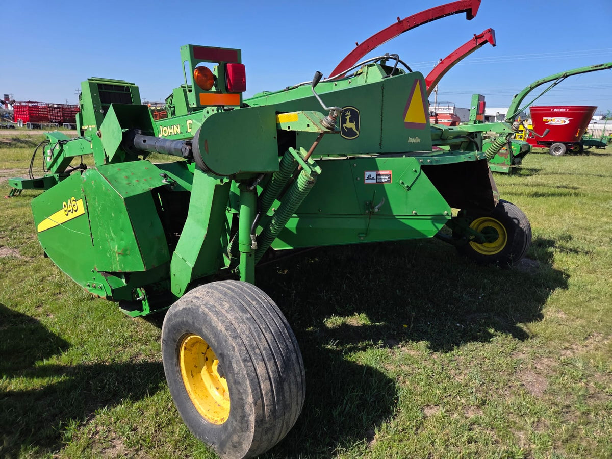 CORTADORA DE AVENA MARCA JOHN DEERE MODELO 946 MOCO